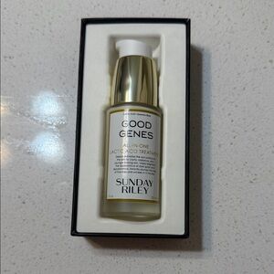 Sunday Riley Good Genes Lactic Acid Treatment - Gold and White